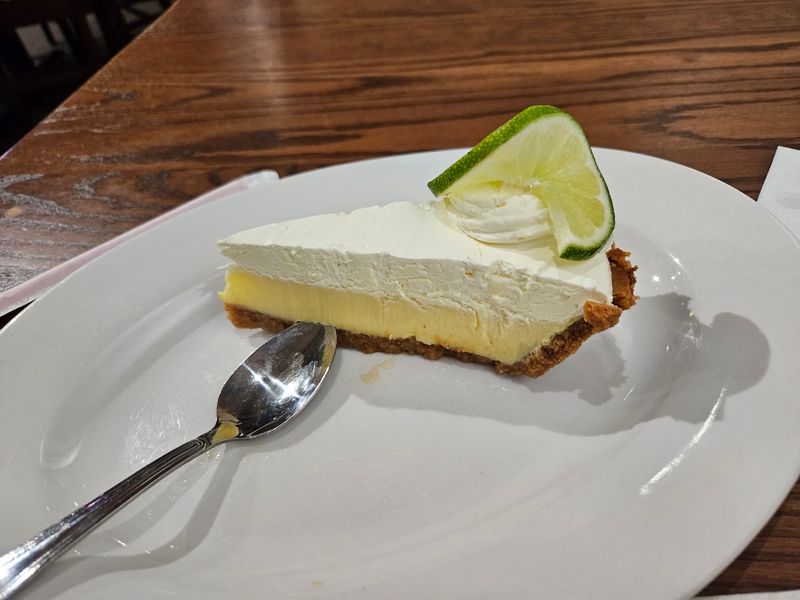 Bread Pudding and Key Lime Pie Close the Night