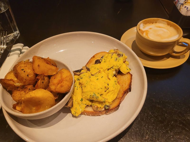 Breakfast Plates That Beat the Alarm Clock Breakfast Plates That Beat the Alarm Clock