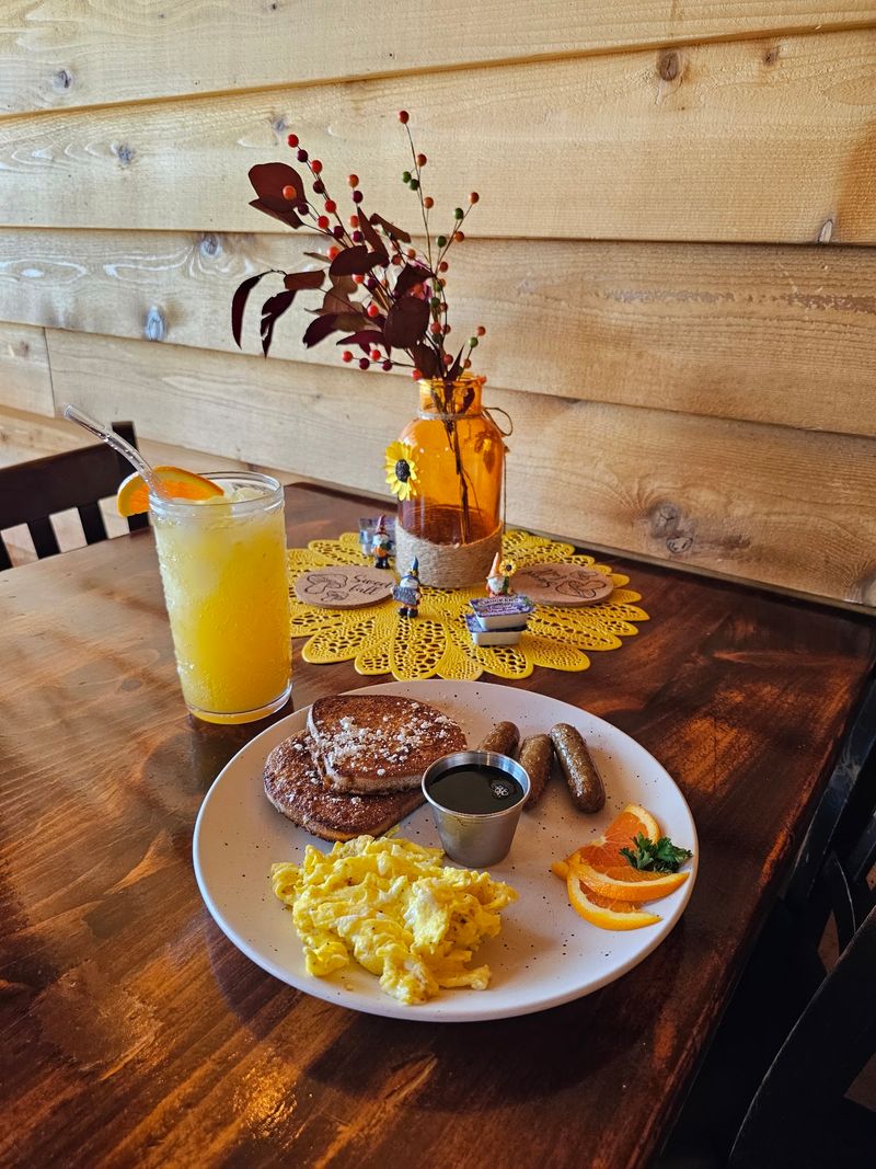 Breakfast Worth Setting an Alarm For