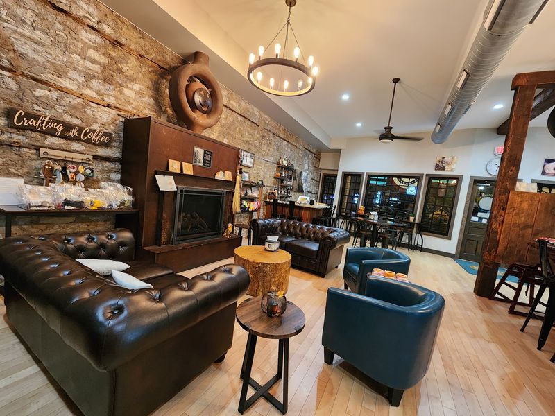 Bruce & Ollie's Ice Cream, Specialty Coffee & Deli, North Utica, IL