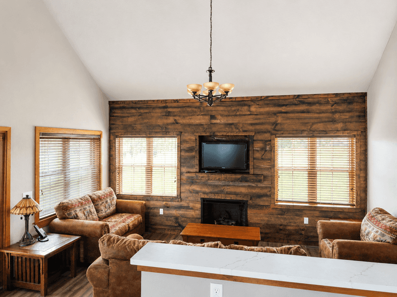 Cabins With Decks and Fireplaces