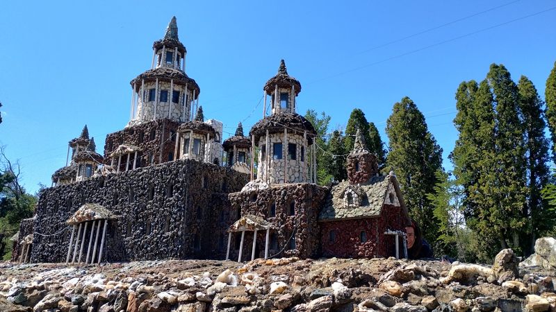 Castles of Lava, Agate, and Petrified Wood