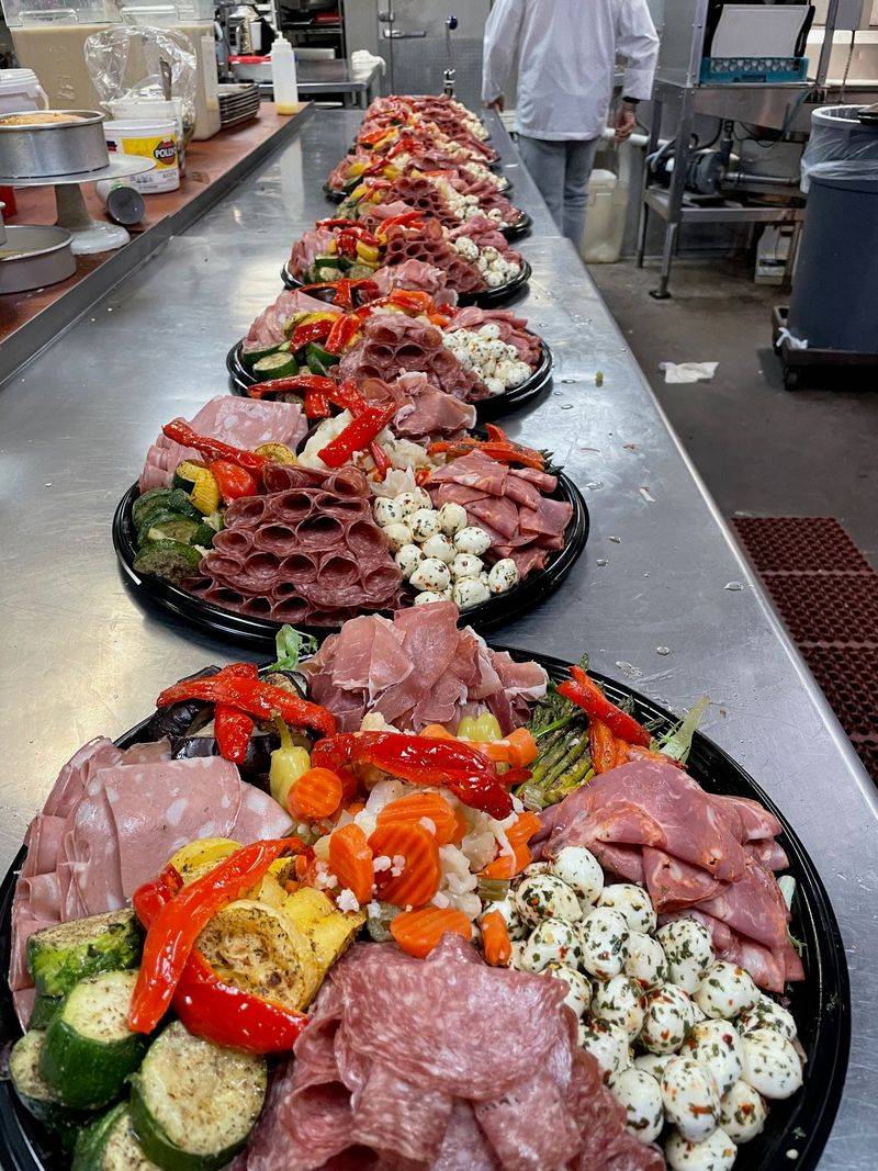 Catering That Reaches All the Way to Wedding Cake Catering That Reaches All the Way to Wedding Cake