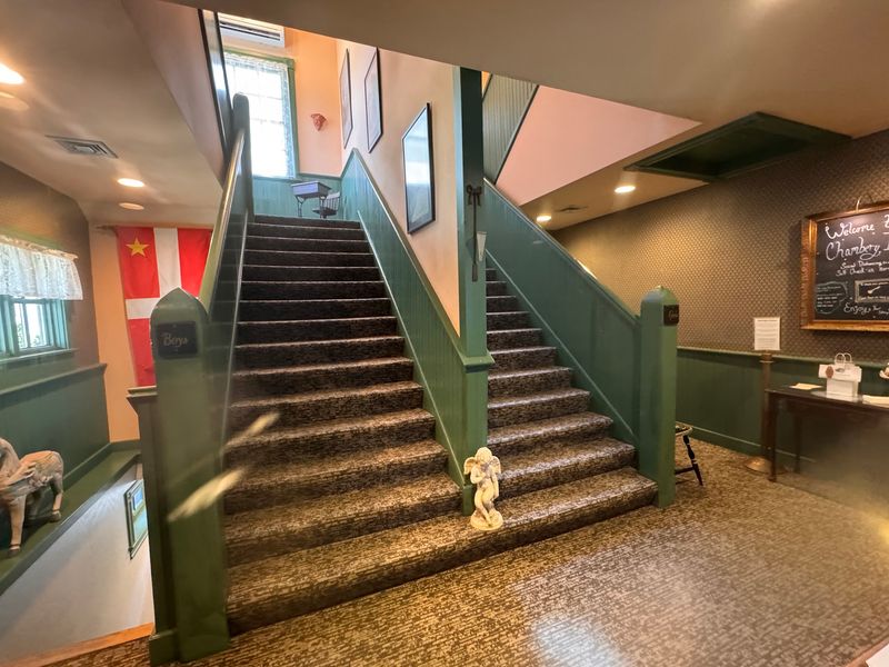 Chalkboards, Separate Stairways, and Other Charming School-Day Leftovers Chalkboards, Separate Stairways, and Other Charming School-Day Leftovers