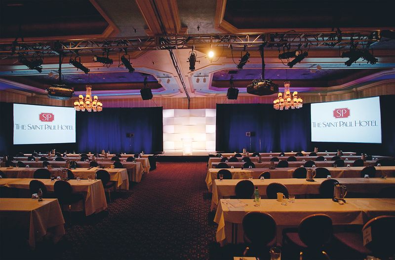 Chandeliers Fit for a Wedding in the Promenade Ballroom