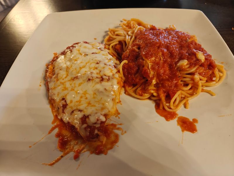 Chicken Parm That Earns Its Fan Club Chicken Parm That Earns Its Fan Club
