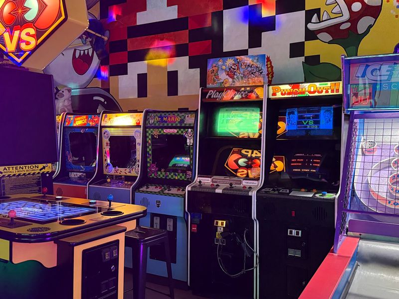 Classic Cabinets From Every Arcade Era Classic Cabinets From Every Arcade Era