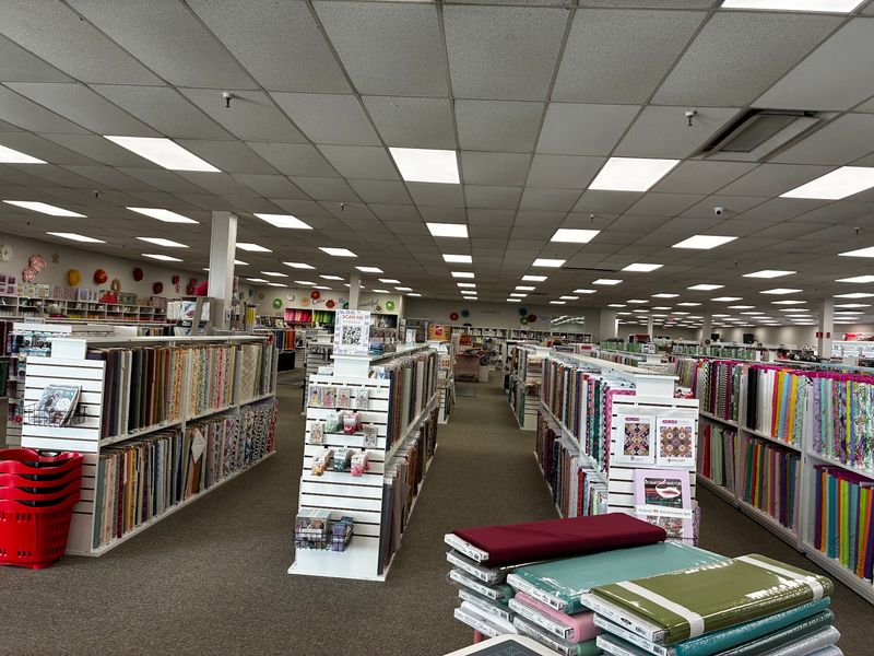 Clean Aisles and a Roomy, Organized Layout Clean Aisles and a Roomy, Organized Layout