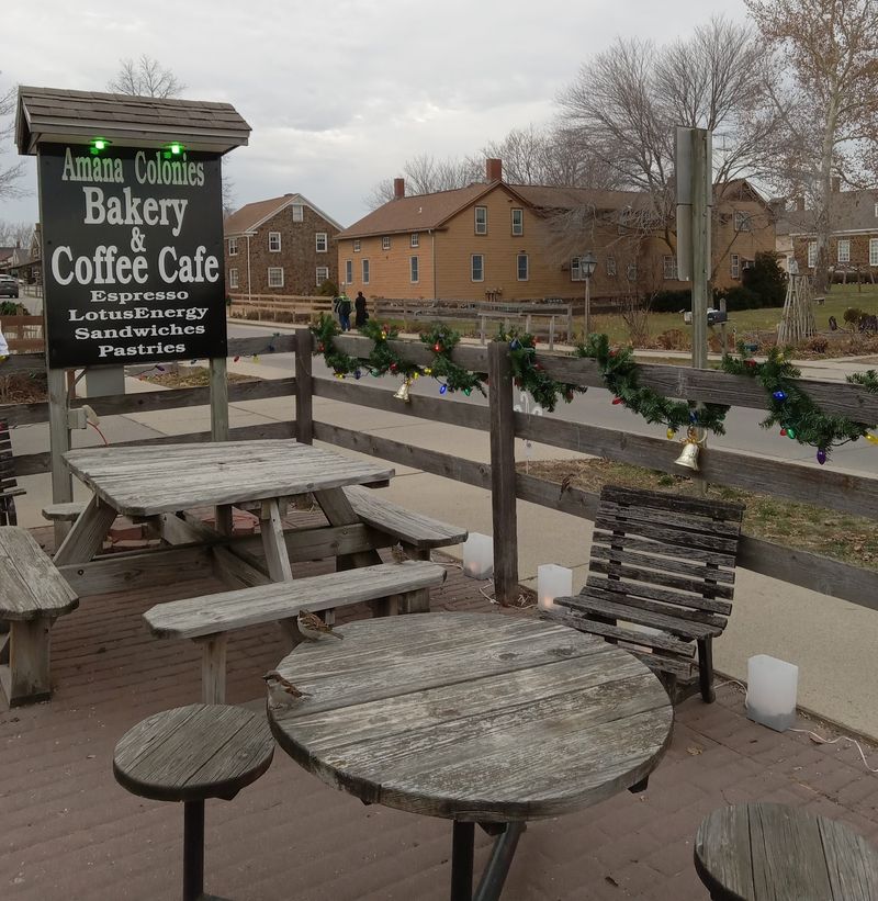 Coffee Breaks And Outdoor Seats Coffee Breaks And Outdoor Seats