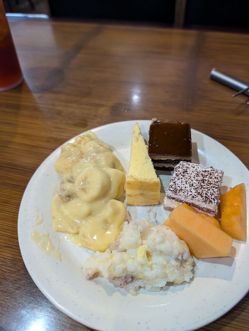 Coffee Cake, Banana Pudding, and the Ice Cream Finish Coffee Cake, Banana Pudding, and the Ice Cream Finish