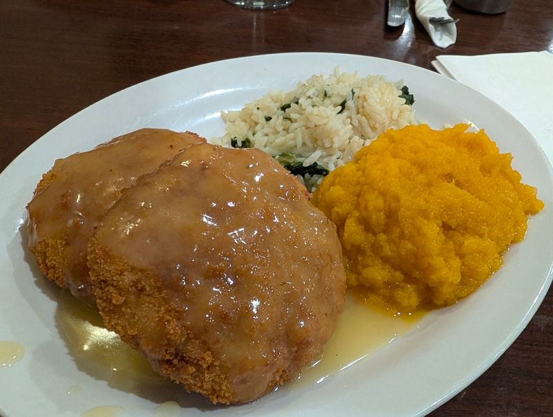 Comfort Food Classics and Big Plates Comfort Food Classics and Big Plates