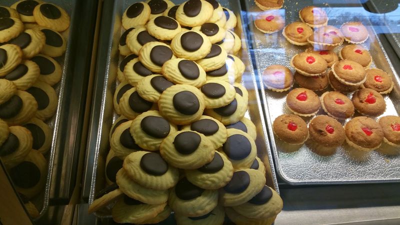Cookie Trays and Creamy Cheesecake for the Win