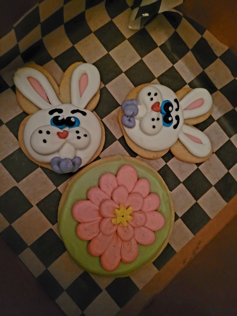 Cookies, Macarons, and the Pie People Remember Cookies, Macarons, and the Pie People Remember