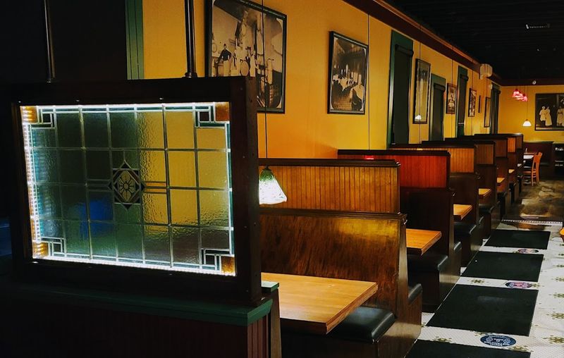 Cozy Booths and Friendly Faces Cozy Booths and Friendly Faces