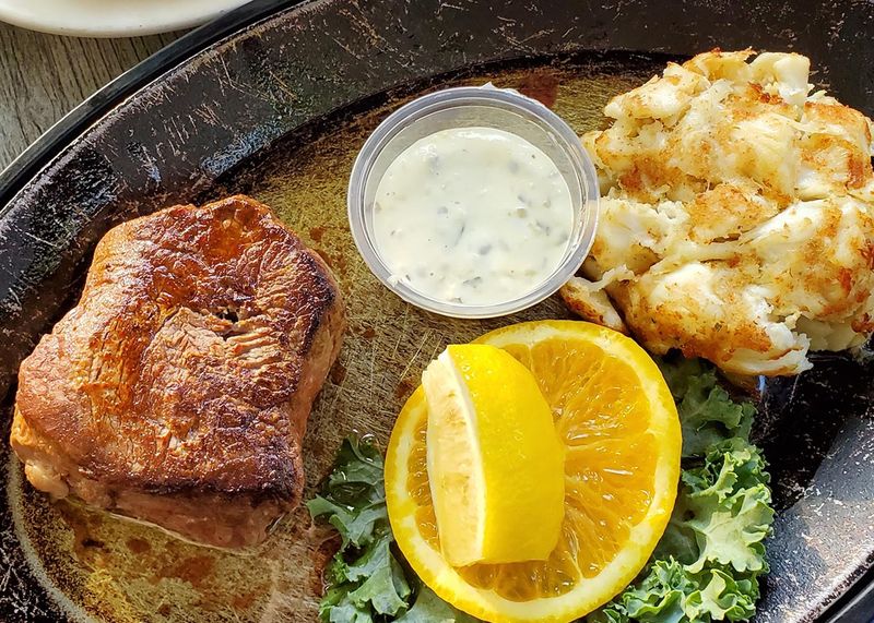 Crab Cakes with a Maryland Accent Crab Cakes with a Maryland Accent