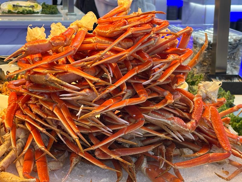 Crab Legs Worth Cracking Into Crab Legs Worth Cracking Into