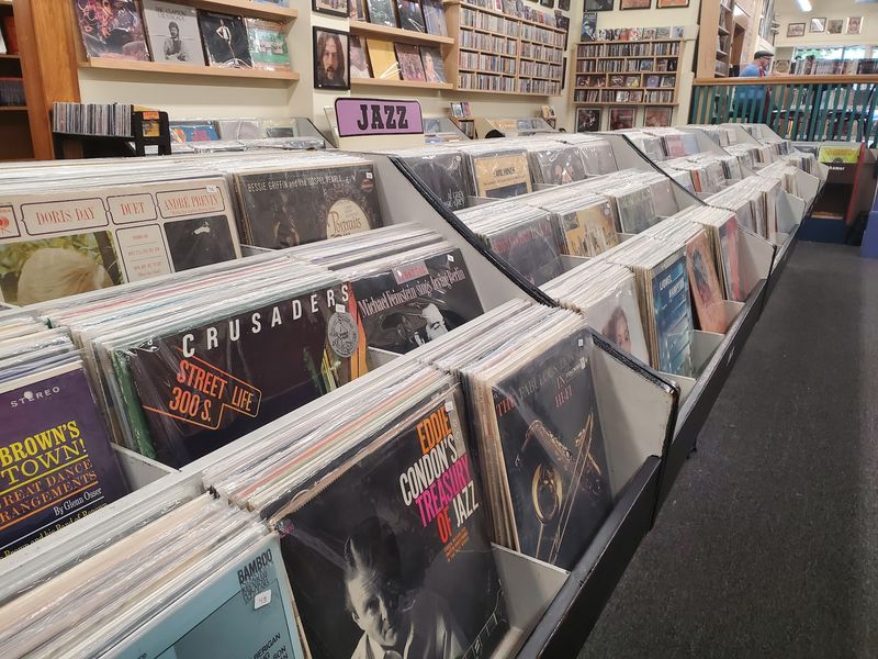 Crate Digging Without Leaving the Cafe Crate Digging Without Leaving the Cafe
