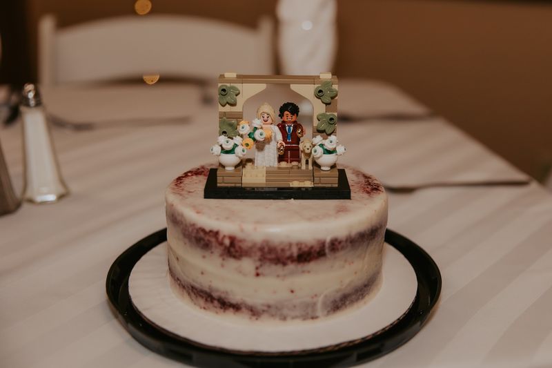 Custom Cakes for Weddings and Birthdays