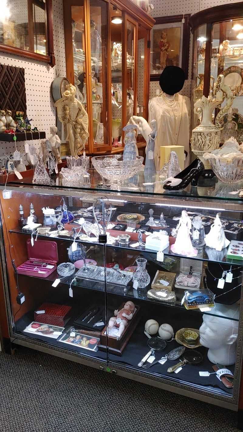 Daily Hours and Purchase Details Daily Hours and Purchase Details