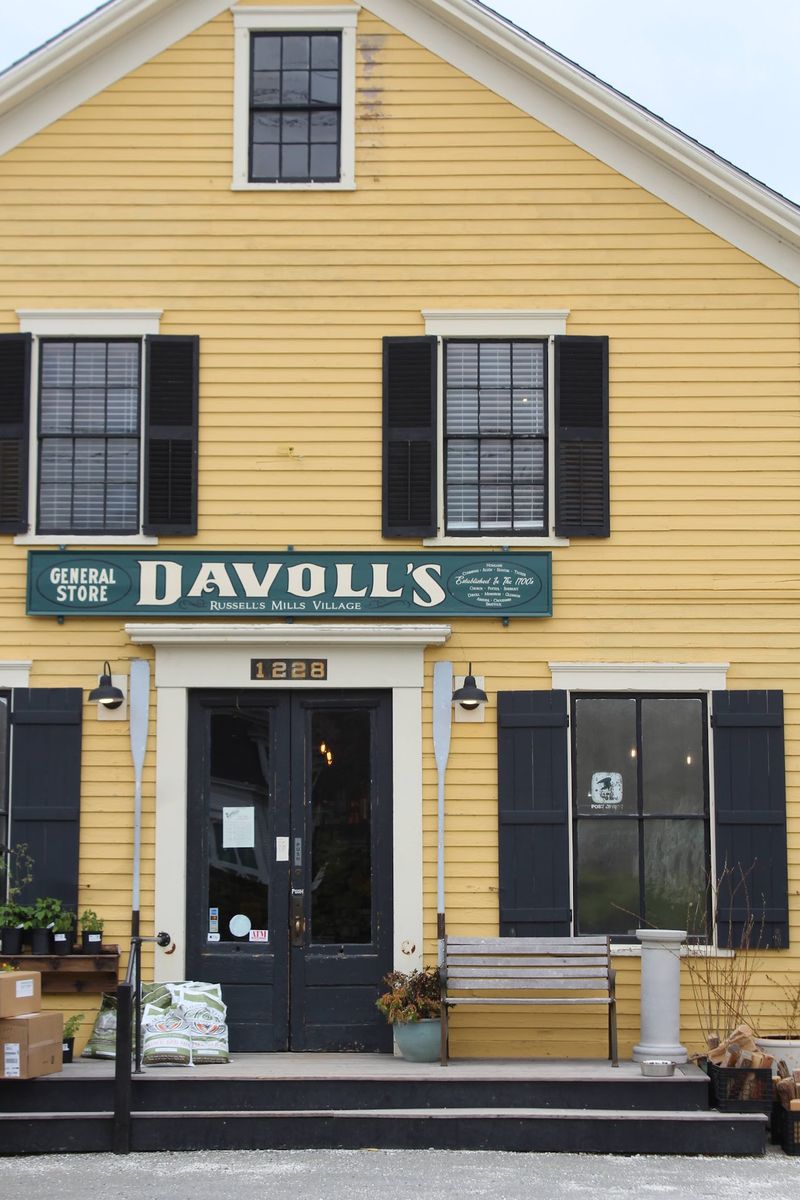 Davoll's General Store, Dartmouth, Massachusetts Davoll's General Store, Dartmouth, Massachusetts