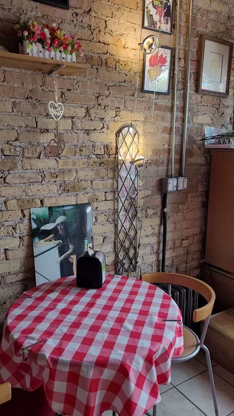 Decor Straight From a European Side Street