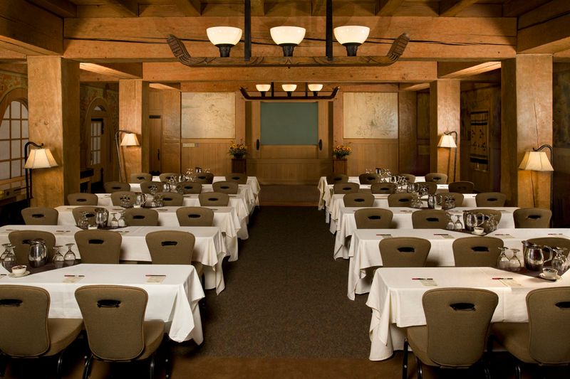 Dining Rooms, Cozy Plates, and Room to Share Dining Rooms, Cozy Plates, and Room to Share