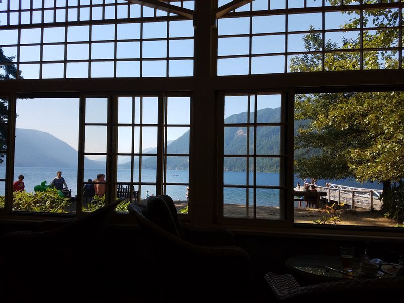 Dinner on the Patio With a Lake View