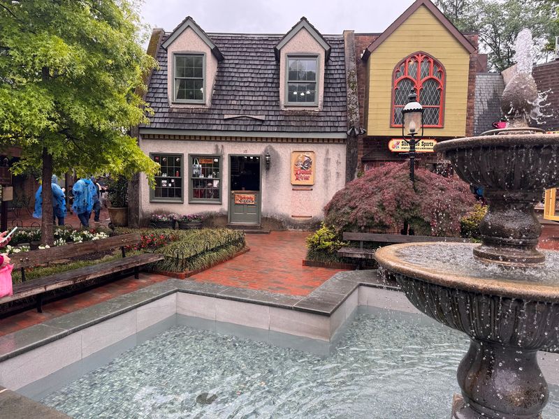 Donut Friar, Gatlinburg, TN Donut Friar, Gatlinburg, TN