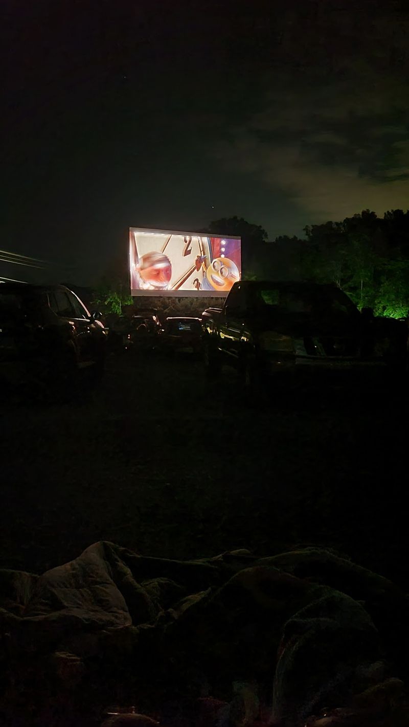 Drive-In Manners That Matter Drive-In Manners That Matter