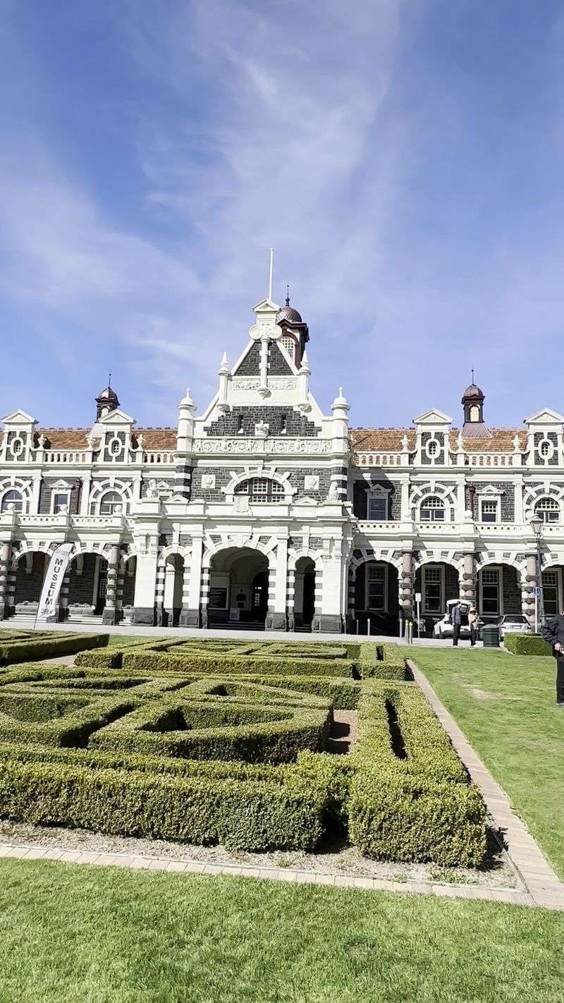 Dunedin Railway Station - Dunedin, New Zealand Dunedin Railway Station - Dunedin, New Zealand