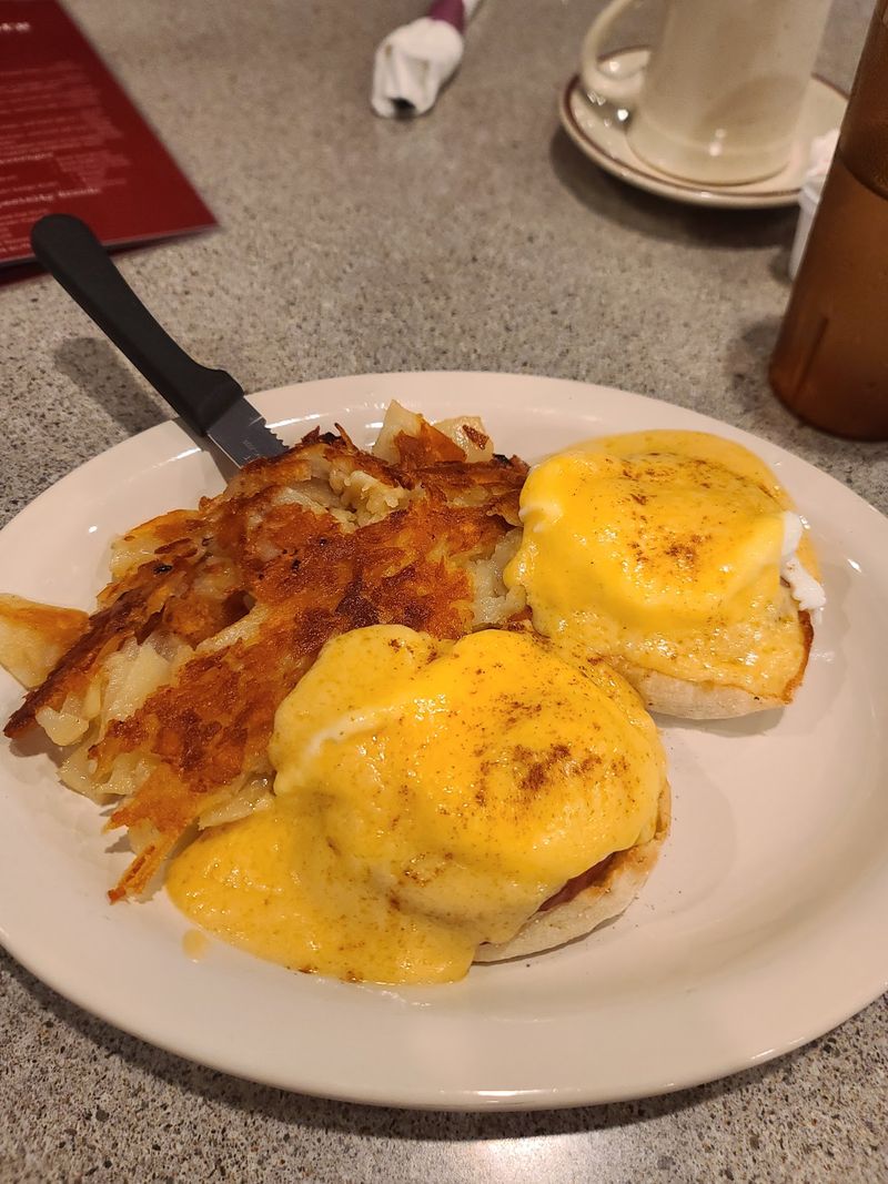 Eggs Benedict and Its Green Cousin Eggs Benedict and Its Green Cousin