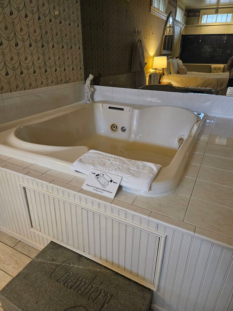 Every Room Gets a Whirlpool Tub, No Upgrade Required Every Room Gets a Whirlpool Tub, No Upgrade Required