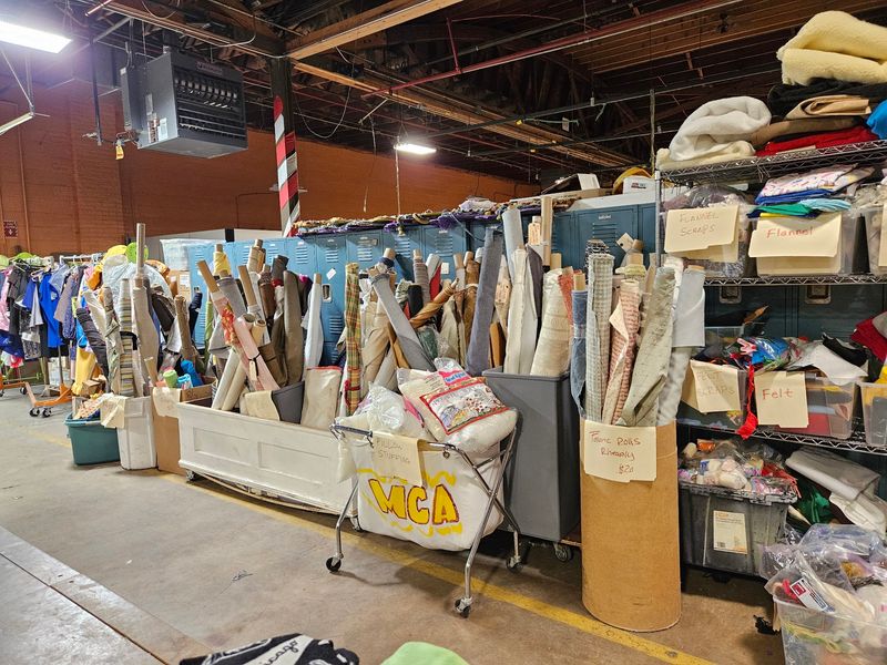 Fabric and Yarn Worth Hunting For Fabric and Yarn Worth Hunting For