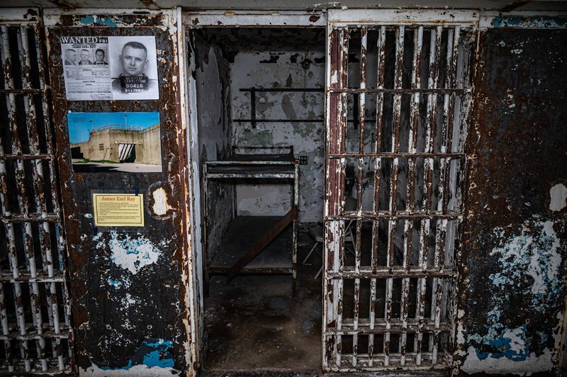 Famous Names on Cell Doors Famous Names on Cell Doors