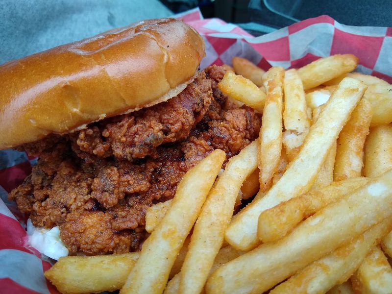 Fat Daddy's Hot Chicken & Waffles, Riverview, Michigan