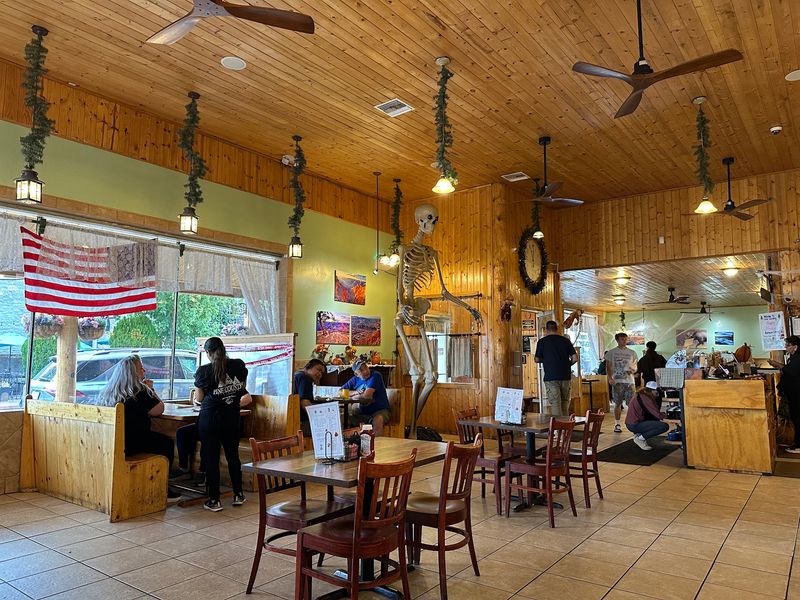 Fifties Booths and Fast Plates