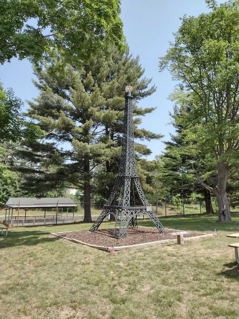 Finding the Tower Without Getting Lost