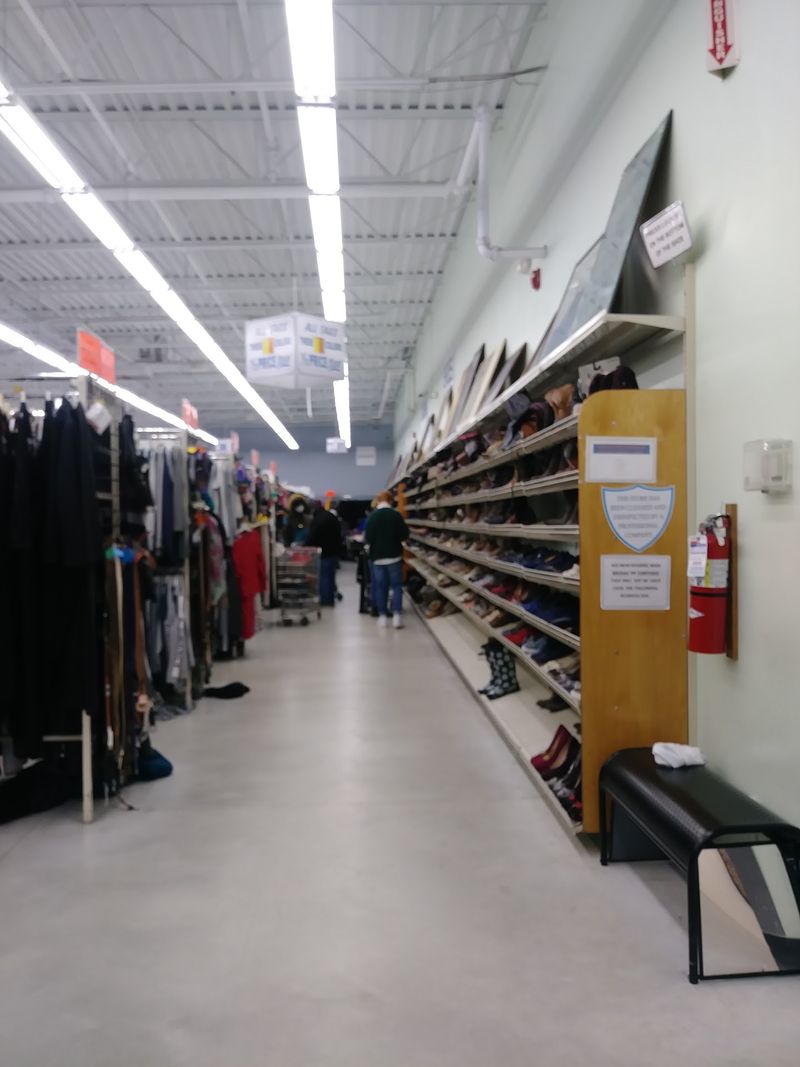 Fitting Rooms And Other Practical Shopping Details