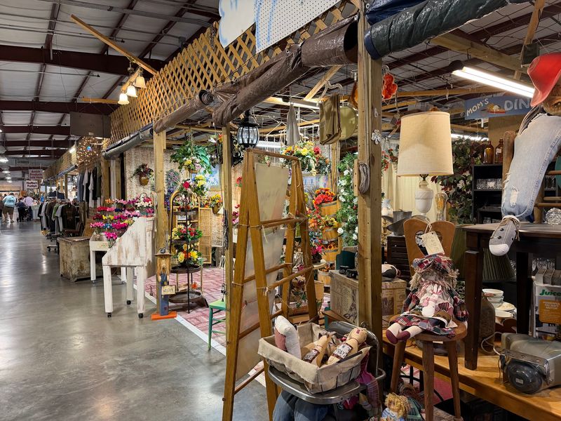 Flea Traders Paradise, Sevierville, TN