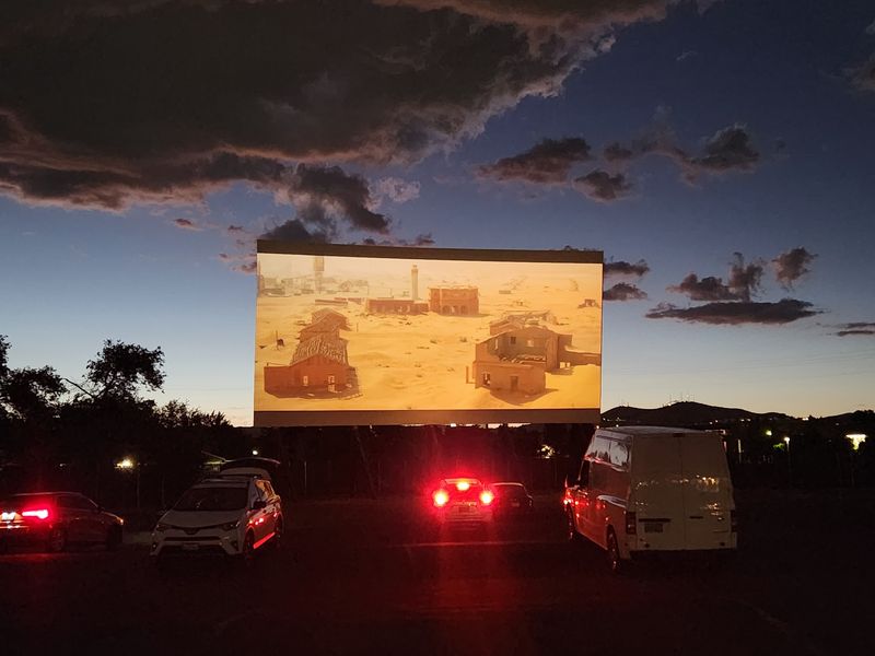 Four Screens Under One Sky