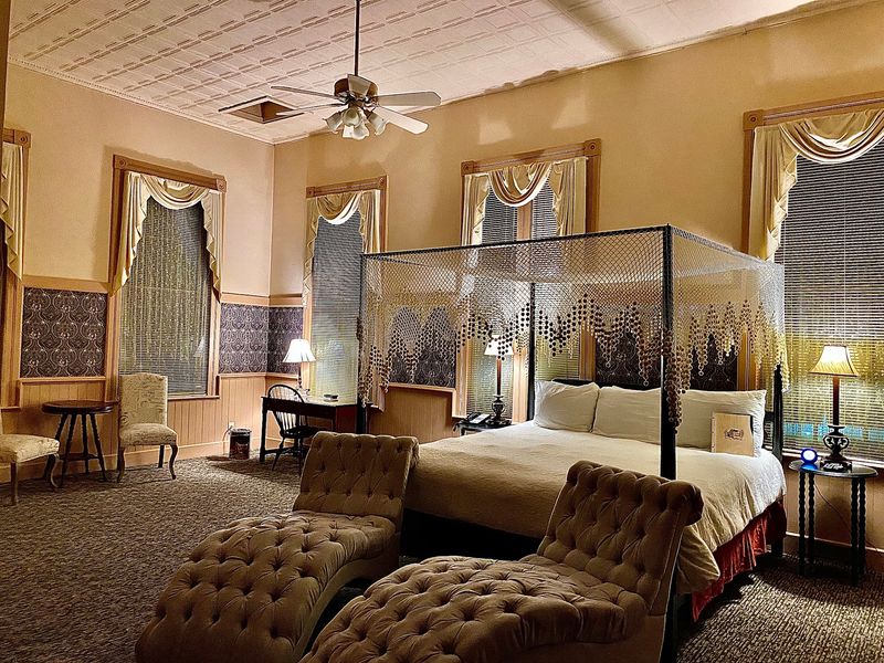 French-Inspired Rooms Where the Ceilings Soar to 13 Feet French-Inspired Rooms Where the Ceilings Soar to 13 Feet