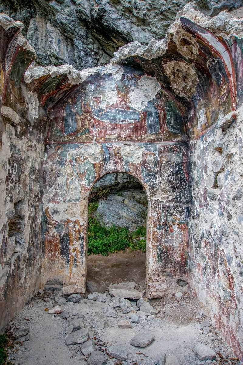 Frescoes That Refuse to Fade