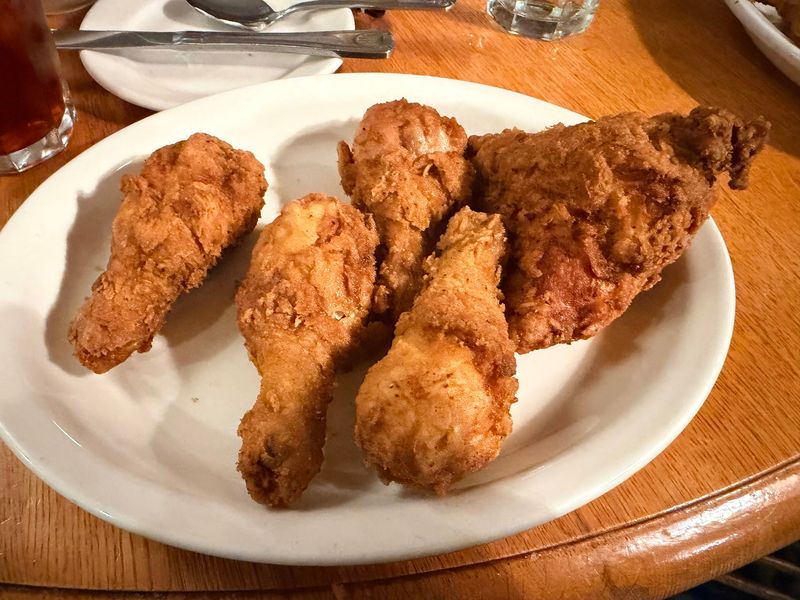 Fried Chicken That Fills the Line Fried Chicken That Fills the Line