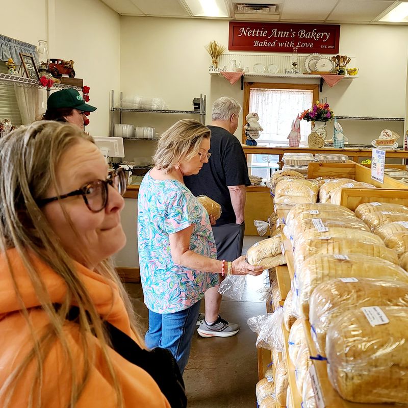 Friendly Faces and a Grandma's-Kitchen Feel Friendly Faces and a Grandma's-Kitchen Feel