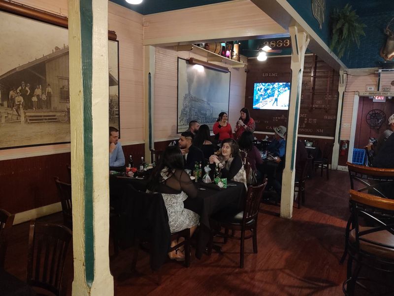 Friendly Servers and Family-Style Comfort