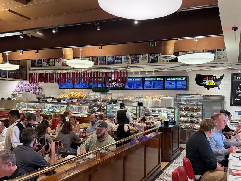 Friendly Servers and a Family-Friendly Buzz Friendly Servers and a Family-Friendly Buzz