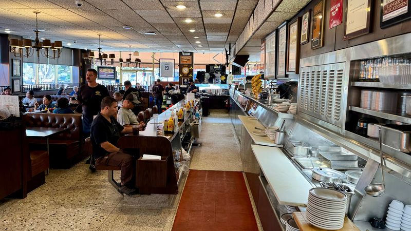 Friendly Service and a Bustling Crowd Friendly Service and a Bustling Crowd