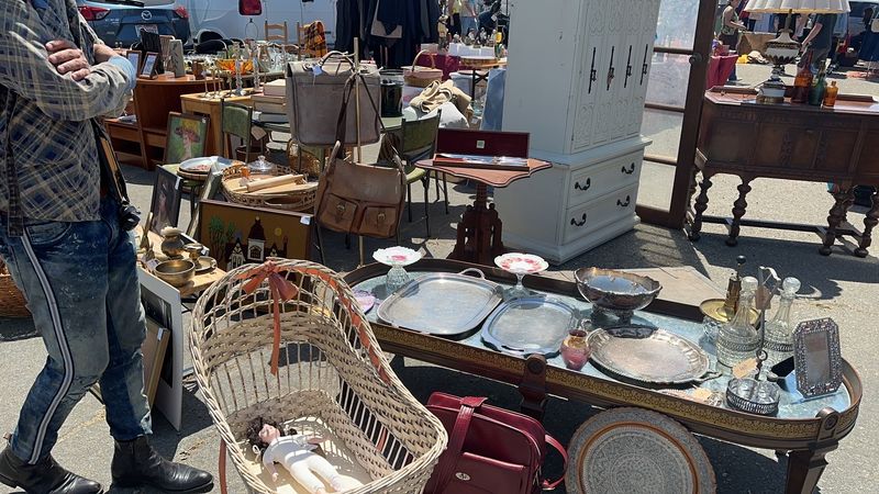 Friendly Sunday Mornings for Families and Collectors Friendly Sunday Mornings for Families and Collectors
