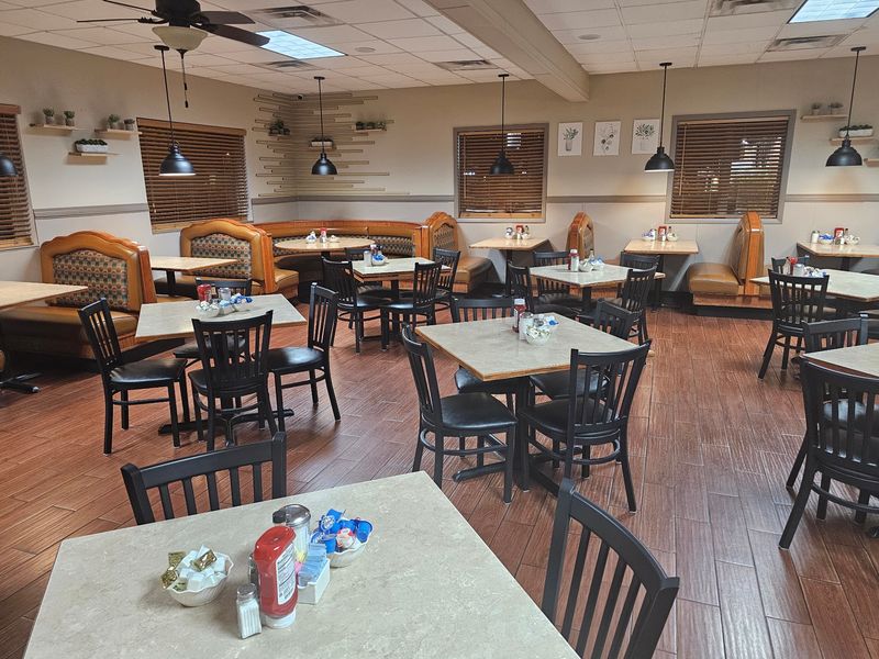 From Fast Food Shell to Full-Blown Diner From Fast Food Shell to Full-Blown Diner