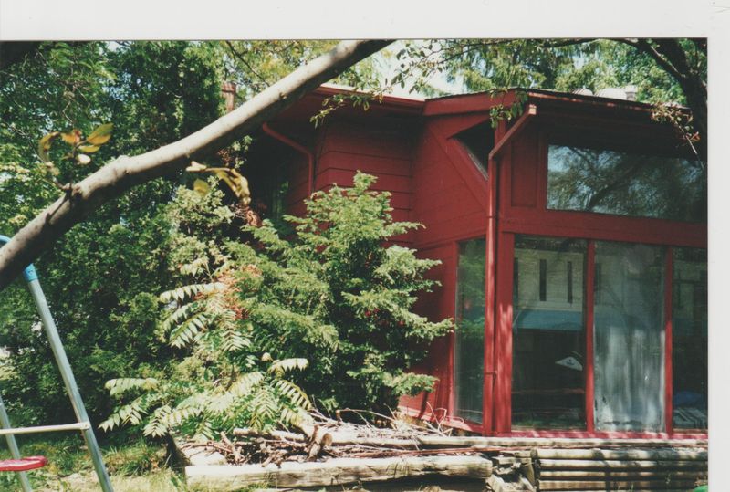 Front-Porch Atmosphere and Who It Suits Front-Porch Atmosphere and Who It Suits